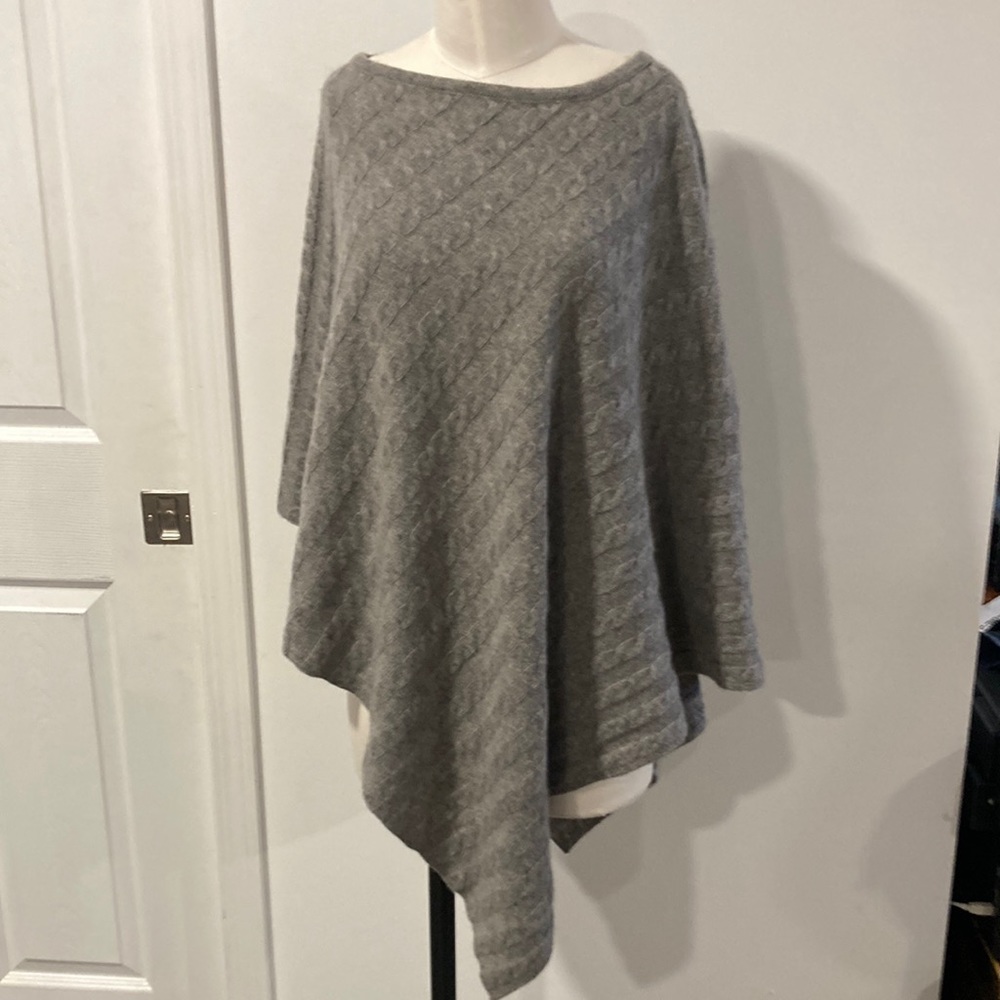 Dillards asymmetrical gray cableknit 100% cashmere poncho